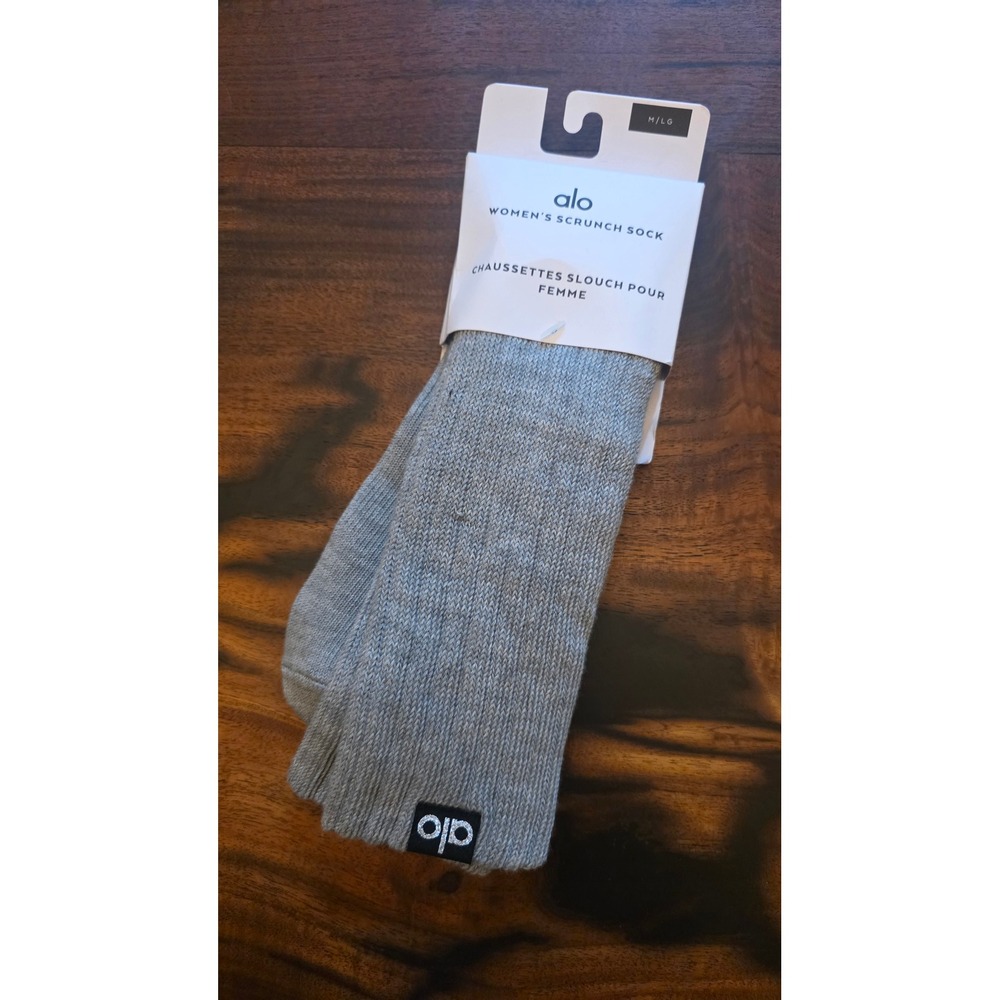 Alo Yoga Womens Scrunch Socks Athletic Heather Grey Ribbed Tall Logo M/L NEW